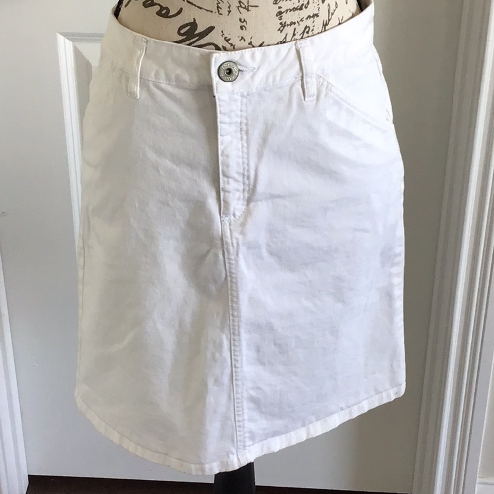 Classic white stretch denim with pockets Sz 10